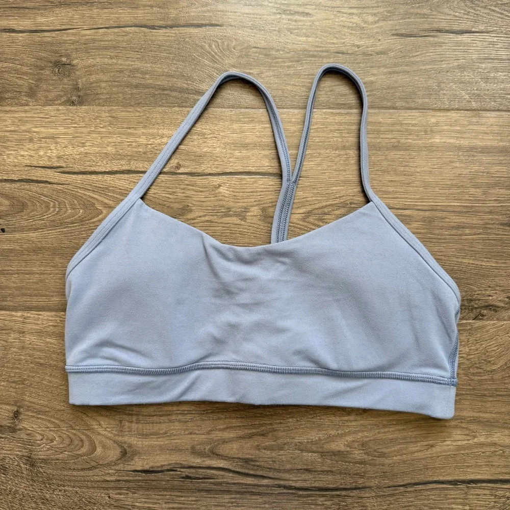 Lululemon Flow Light Blue Gray Flow Y Nulu Sports Bra Size 8 Women W2ASYS